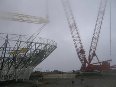 reflector lift with crane on track